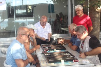 Dönmez şampiyonluğa açık ara koşuyor