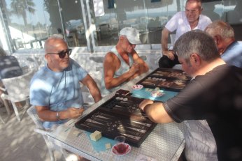 Dönmez şampiyonluğa açık ara koşuyor