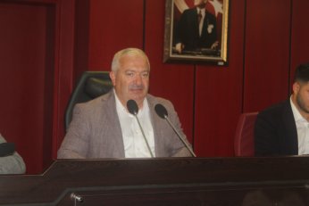İktidar altı saatte inat  edip karara bağladı
