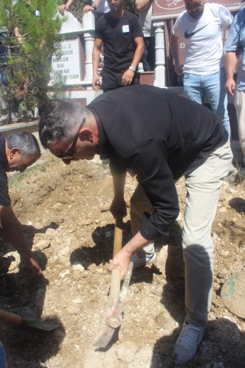 Halka son eğitimini definle verdi 