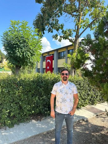 Benim önlüğüm tertemiz. Sizin hukukunuz kapkara