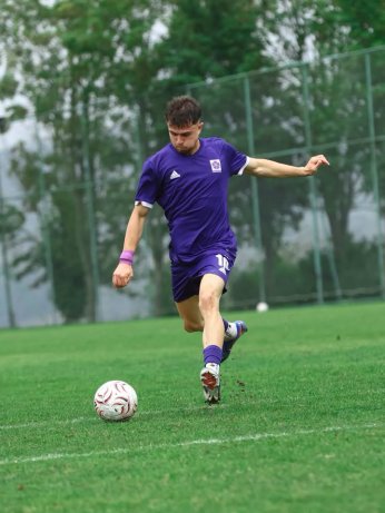 Berkay Aydoğmuş’un çene kemiği kırıldı