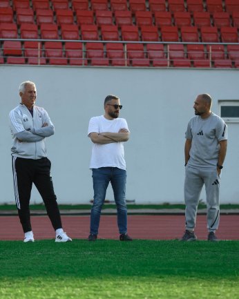 Bu sefer yenelim. Gülelim eğlenelim