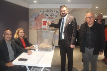 Yeni Parti Gebze’de üye yeni başkan tercih etti