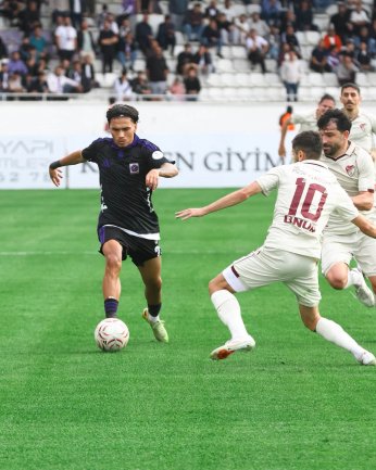 Ne ağlarım ne gülerim. Sanma senden vaz geçerim