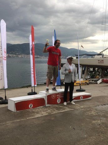 Yelkencilerden bir birincilik,  üç ikincilik, iki üçüncülük 
