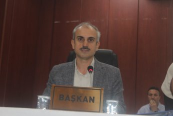 Kuran’a el basarım ki o  meclis üyesini biliyorsunuz