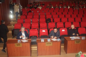 Kuran’a el basarım ki o  meclis üyesini biliyorsunuz