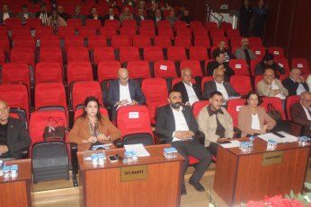 Kuran’a el basarım ki o  meclis üyesini biliyorsunuz