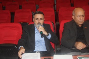 Kuran’a el basarım ki o  meclis üyesini biliyorsunuz