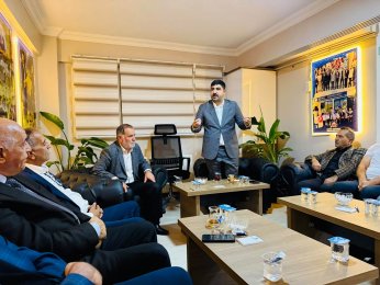 AKP’li Ceyhan belediyeye  fahiş fiyatla ürün satmış