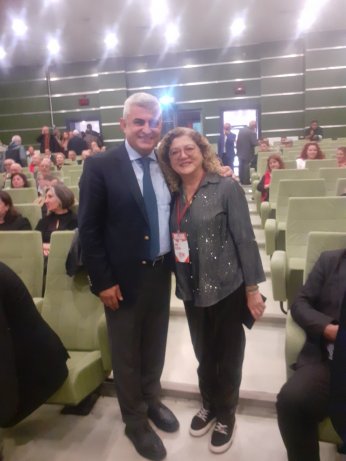 Küsen bana küssün. Partiye küsmesin