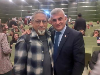 Küsen bana küssün. Partiye küsmesin