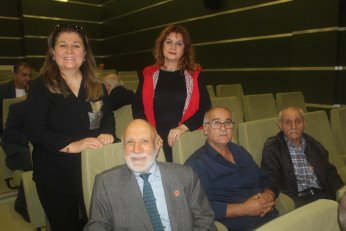 Küsen bana küssün. Partiye küsmesin