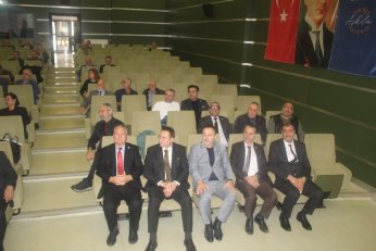 Küsen bana küssün. Partiye küsmesin