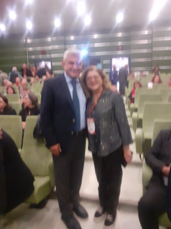 Küsen bana küssün. Partiye küsmesin