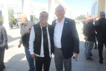 Küsen bana küssün. Partiye küsmesin