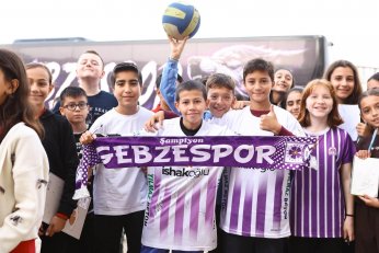 Yaram derin. Sevgin serin. Keser döndü. Hesap kesin