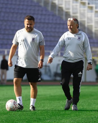 Yaram derin. Sevgin serin. Keser döndü. Hesap kesin