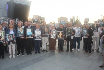 Demokrasi için meydandaydılar. Demokrasi için meydanlardayız