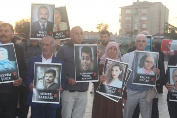 Demokrasi için meydandaydılar. Demokrasi için meydanlardayız