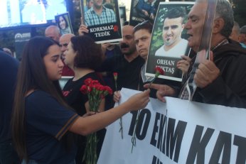 Demokrasi için meydandaydılar. Demokrasi için meydanlardayız