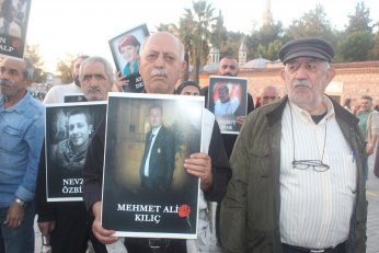 Demokrasi için meydandaydılar. Demokrasi için meydanlardayız
