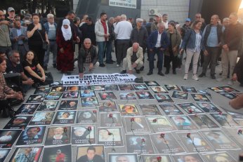 Demokrasi için meydandaydılar. Demokrasi için meydanlardayız