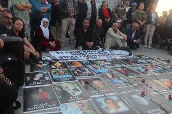 Demokrasi için meydandaydılar. Demokrasi için meydanlardayız