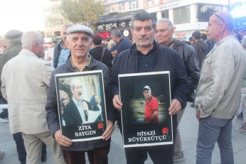 Demokrasi için meydandaydılar. Demokrasi için meydanlardayız