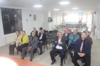 Dilimize dikkat edelim. Birleşmeye mecburuz