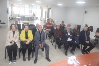 Dilimize dikkat edelim. Birleşmeye mecburuz