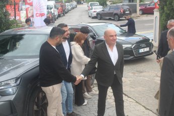 Eskilere: Birbirinizi yemeyin. Yenilere: O kadro sizsiniz