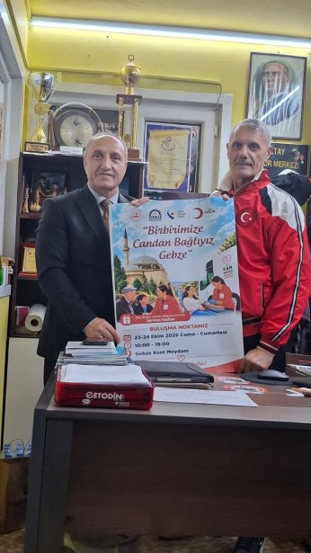 Kızılay’ın yeni kampanyası kent meydanında