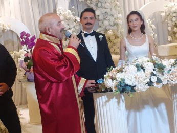 Banu ile Bülent dünya evinde 