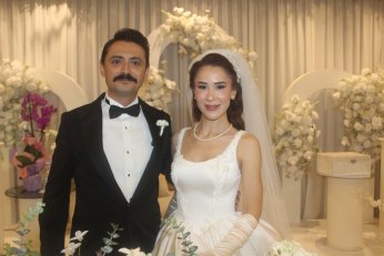 Banu ile Bülent dünya evinde 
