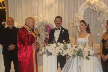 Banu ile Bülent dünya evinde 