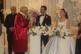 Banu ile Bülent dünya evinde 