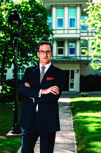 Geleceğe emin adımlarla yürüyoruz