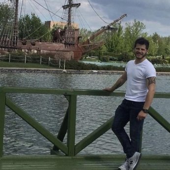 Çayırova Ortaokulu Uzay  Kuzey öğretmene ağlıyor