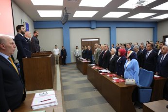 Tencere dibin kara…