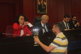 Gebze’de seçim Türkiye’ye örnek olgunlukta geçti