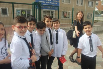 Sokaktan salona 23 Nisan coşkusu 