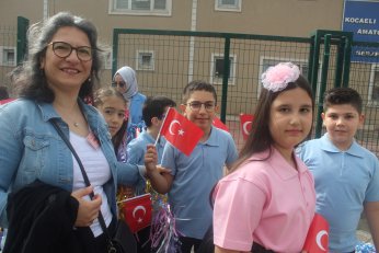 Sokaktan salona 23 Nisan coşkusu 