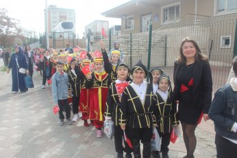 Sokaktan salona 23 Nisan coşkusu 