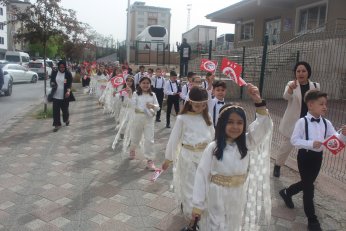 Sokaktan salona 23 Nisan coşkusu 