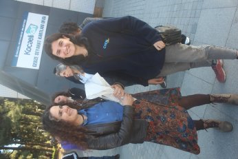 Filistin halkının yanında ve savaştayız