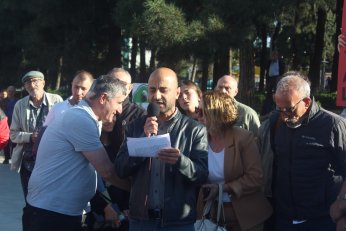 Filistin halkının yanında ve savaştayız