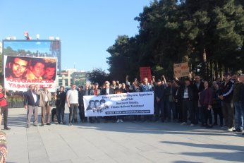 Filistin halkının yanında ve savaştayız