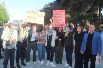 Filistin halkının yanında ve savaştayız